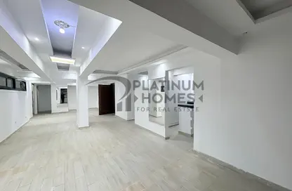 شقة - 3 غرف نوم - 2 حمامات للبيع في شارع احمد شكري - سان ستيفانو - حي شرق - الاسكندرية