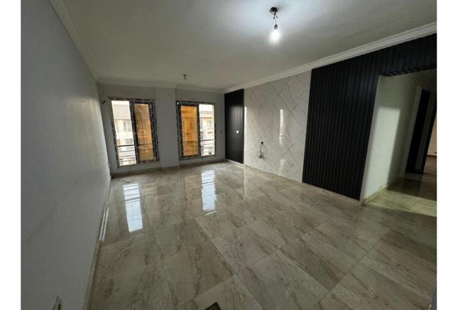 8073839 - Property Image 2