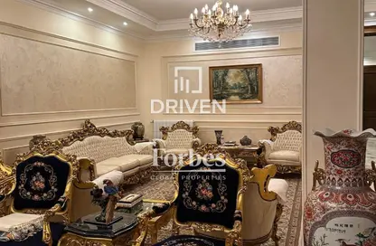 Villa - 4 Bedrooms - 5 Bathrooms for sale in Royal City - Sheikh Zayed Compounds - Sheikh Zayed City - Giza