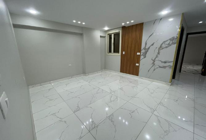 8082063 - Property Image 3