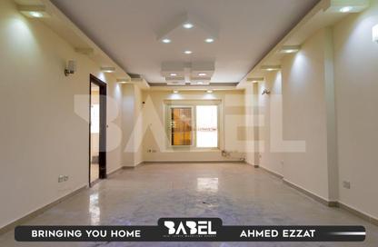 شقة - 3 غرف نوم - 2 حمامات للبيع في زيزينيا - حي شرق - الاسكندرية