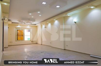 شقة - 3 غرف نوم - 2 حمامات للبيع في زيزينيا - حي شرق - الاسكندرية