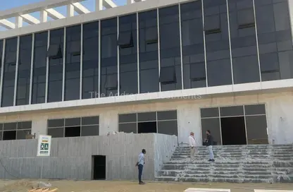 عيادة - 4 غرف نوم - 3 حمامات للايجار في ذا واتر واي ڤيو - شارع التسعين - التجمع الخامس - مدينة القاهرة الجديدة - القاهرة