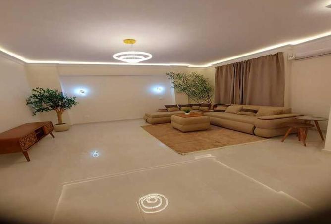 8113363 - Property Image 2