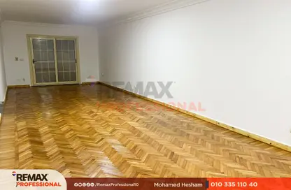 Apartment - 3 Bedrooms - 2 Bathrooms for sale in Abdel Salam Aref St. - Glim - Hay Sharq - Alexandria