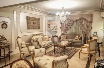 Apartment - 3 Bedrooms - 3 Bathrooms for sale in Zamalek - Cairo