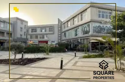 محل تجاري - استوديو - 5 حمامات للبيع في الكرما 2 - الحي الخامس - الشيخ زايد - الجيزة