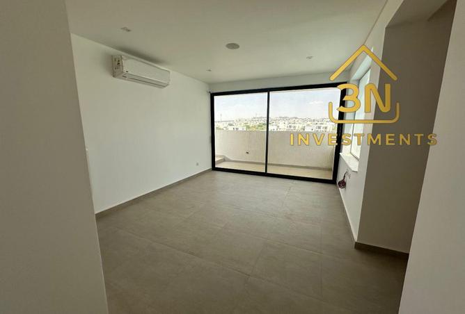 8225845 - Property Image 2