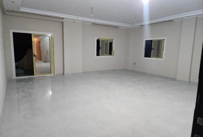 8113390 - Property Image 2
