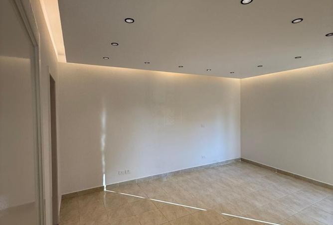 8113360 - Property Image 3