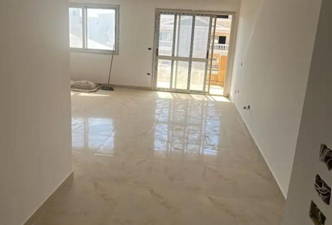 8121008 - Property Image 2