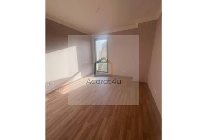 8301711 - Property Image 3