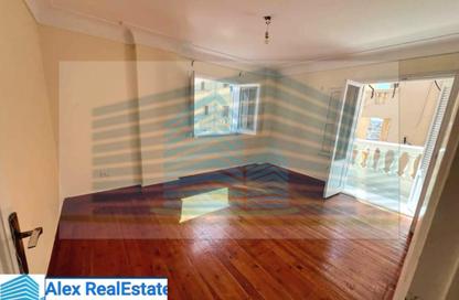 Apartment - 3 Bedrooms - 1 Bathroom for rent in Smouha Square - Smouha - Hay Sharq - Alexandria