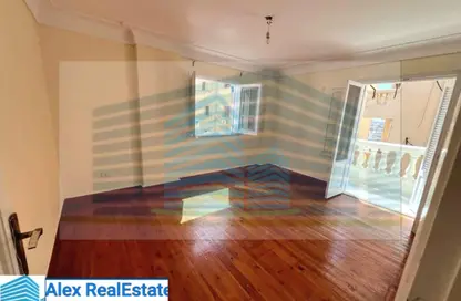 شقة - 3 غرف نوم - 1 حمام للايجار في ميدان سموحة - سموحة - حي شرق - الاسكندرية