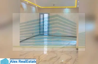 شقة - 3 غرف نوم - 2 حمامات للايجار في شارع محمد فوزي معاذ - سموحة - حي شرق - الاسكندرية