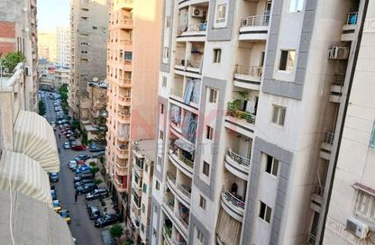 شقة - 3 غرف نوم - 2 حمامات للبيع في سموحة - حي شرق - الاسكندرية