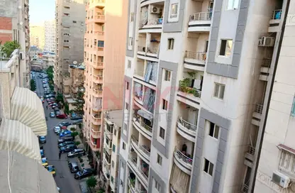 شقة - 3 غرف نوم - 2 حمامات للبيع في سموحة - حي شرق - الاسكندرية