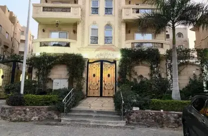 Apartment - 4 Bedrooms - 2 Bathrooms for rent in Ganoob El Acadimia - New Cairo City - Cairo
