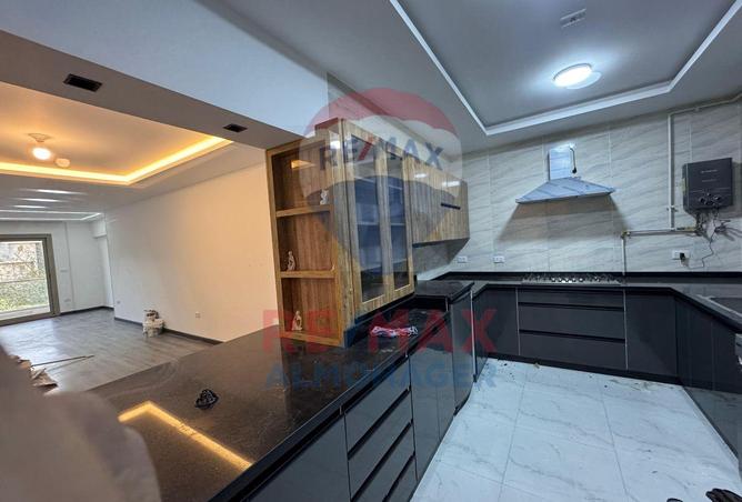 8158300 - Property Image 3