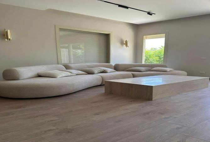 8323230 - Property Image 2