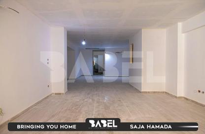 شقة - 3 غرف نوم - 3 حمامات للبيع في شارع رشدي - رشدي - حي شرق - الاسكندرية