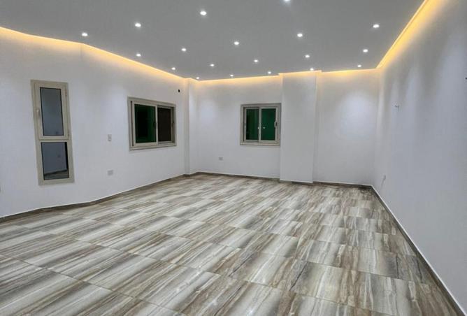 8175175 - Property Image 2