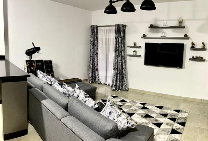 8176034 - Property Image 2