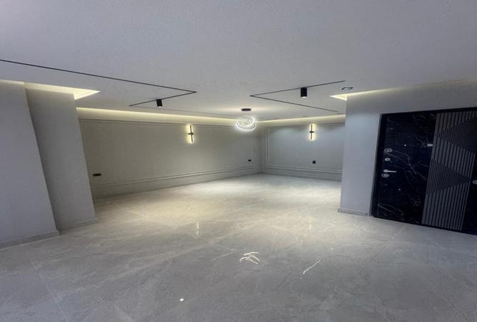 8178054 - Property Image 2