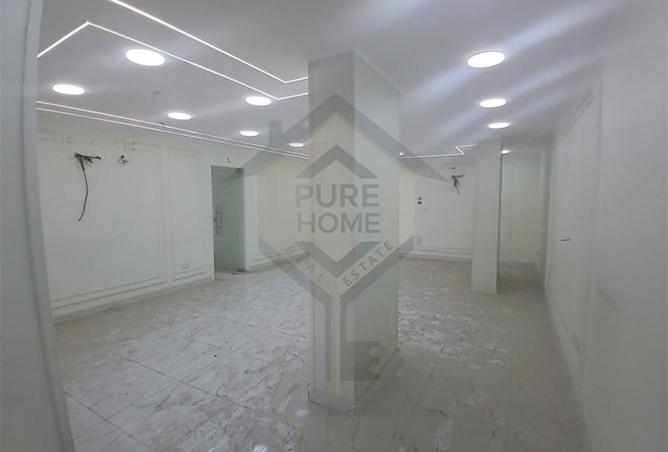 8183444 - Property Image 2
