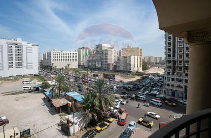شقة - 3 غرف نوم - 3 حمامات للبيع في سموحة - حي شرق - الاسكندرية