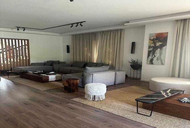 8184330 - Property Image 2