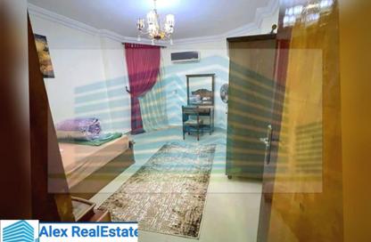 Apartment - 2 Bedrooms - 1 Bathroom for rent in Al Geish Road - Cleopatra - Hay Sharq - Alexandria