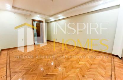 Apartment - 3 Bedrooms - 2 Bathrooms for rent in Roushdy St. - Roushdy - Hay Sharq - Alexandria