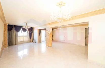 شقة - 5 غرف نوم - 3 حمامات للبيع في مصطفي كامل - حي شرق - الاسكندرية