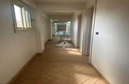 Apartment - 3 Bedrooms - 3 Bathrooms for rent in Abdel Salam Aref St. - Laurent - Hay Sharq - Alexandria