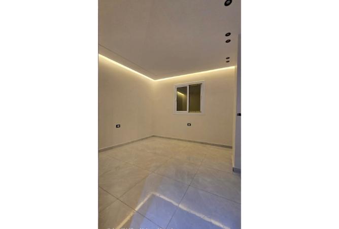 8220046 - Property Image 2