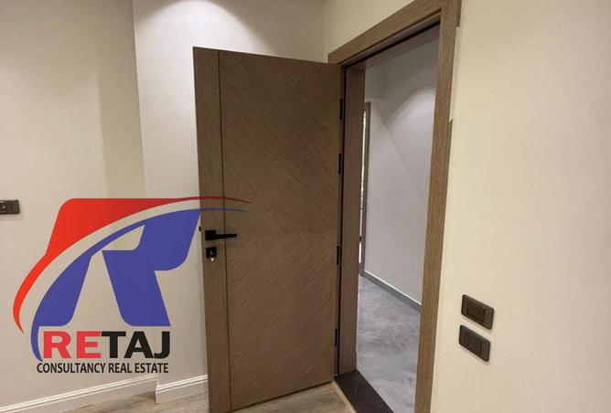 8220214 - Property Image 2