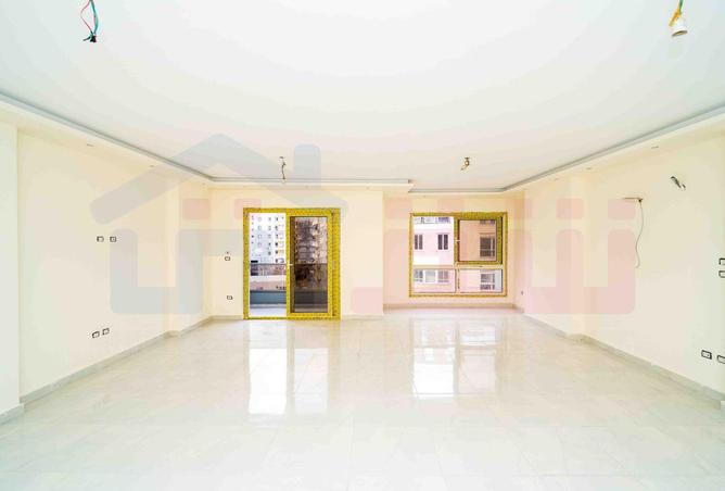 8220542 - Property Image 2