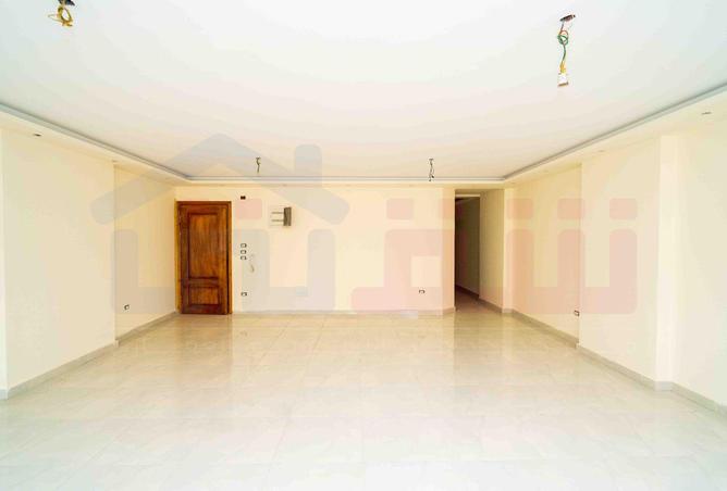 8220542 - Property Image 3