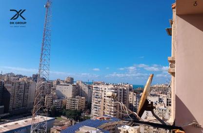 Apartment - 2 Bedrooms - 1 Bathroom for sale in Zezenia - Hay Sharq - Alexandria