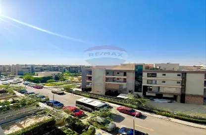 Penthouse - 3 Bedrooms - 4 Bathrooms for rent in Midtown - South Investors Area - New Cairo City - Cairo