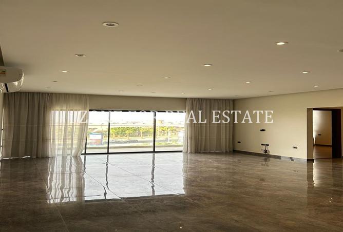 8233969 - Property Image 2