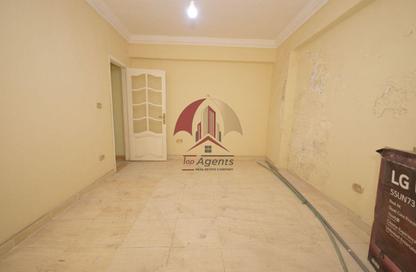 Apartment - 2 Bedrooms - 1 Bathroom for sale in Sporting - Hay Sharq - Alexandria