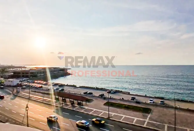 8245409 - Property Image 2