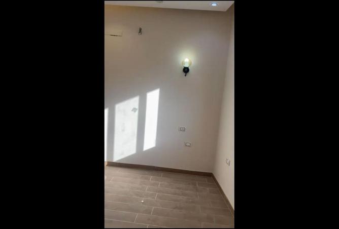 8248389 - Property Image 2