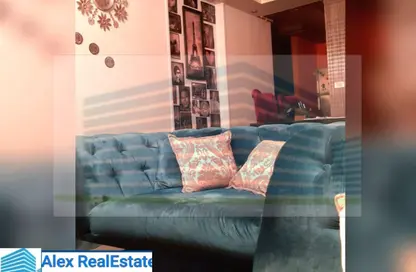 شقة - 2 غرف نوم - 1 حمام للايجار في شارع ابو قير - كليوباترا - حي شرق - الاسكندرية