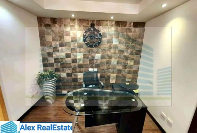 8257421 - Property Image 3