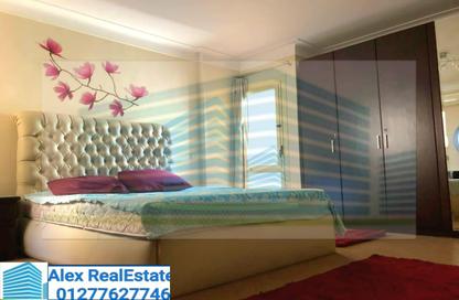 Apartment - 2 Bedrooms - 1 Bathroom for rent in Smouha Square - Smouha - Hay Sharq - Alexandria