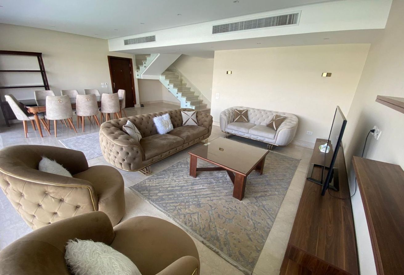 4 Sale Penthouse In Lake View Residence With Pool