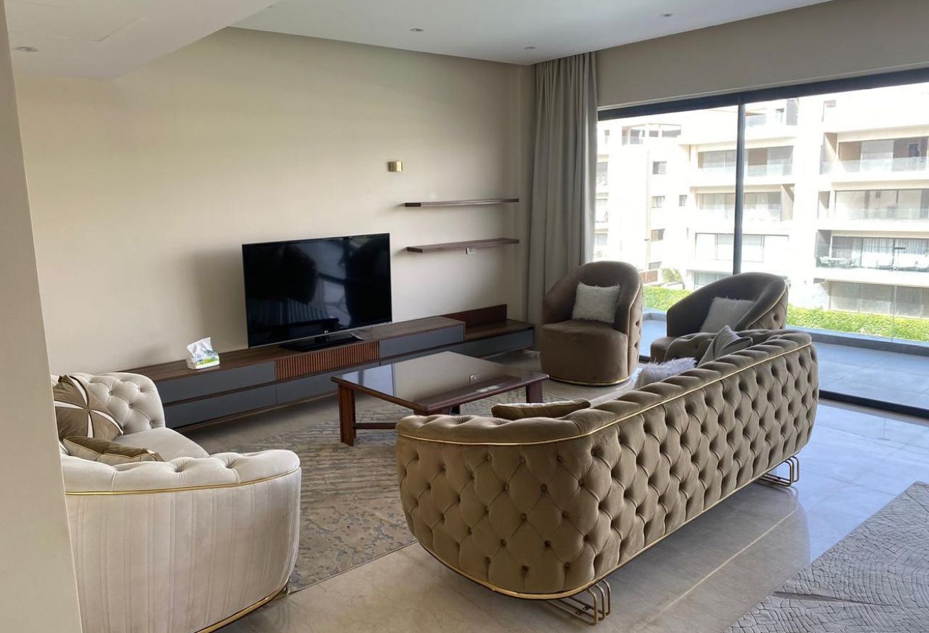 4 Sale Penthouse In Lake View Residence With Pool thumbnail